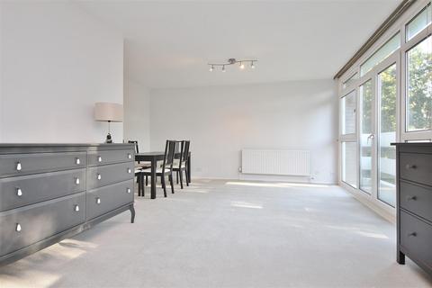 2 bedroom flat for sale, Carlton Drive, London