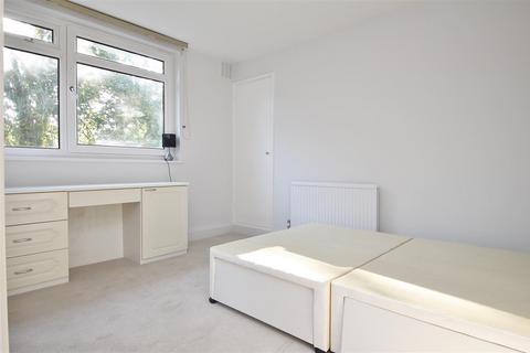 2 bedroom flat for sale, Carlton Drive, London