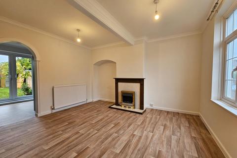 2 bedroom end of terrace house to rent, Furness Road, Morden SM4