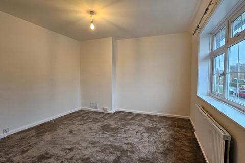 2 bedroom end of terrace house to rent, Furness Road, Morden SM4