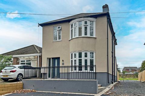 4 bedroom detached house for sale, Manor Road, PENN