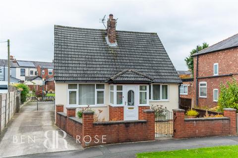 3 bedroom detached bungalow for sale, Earnshaw Drive, Leyland