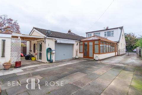 3 bedroom detached bungalow for sale, Earnshaw Drive, Leyland