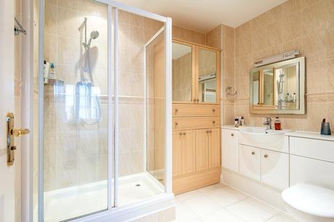 3 Voysey Close, London, N3 3TR