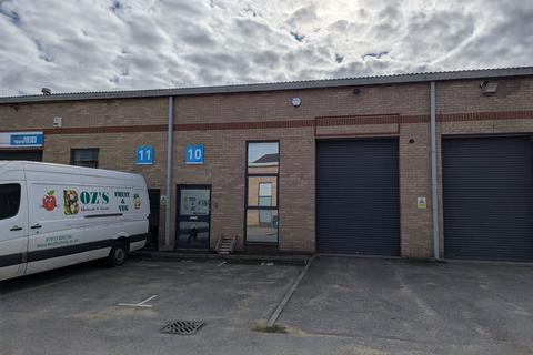 Industrial unit to rent, Unit 10 Boundary Business Centre, Woking Surrey, GU21 5DH