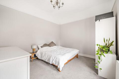 2 bedroom flat for sale, Kings Avenue, Clapham