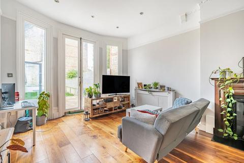 2 bedroom flat for sale, Kings Avenue, Clapham