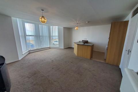 2 bedroom flat to rent, Promenade, Whitley Bay NE26