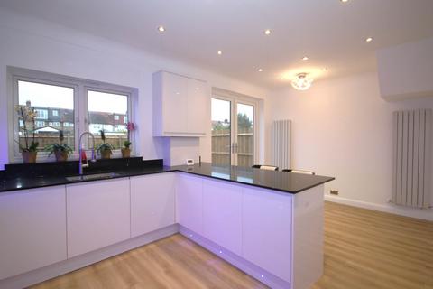 3 bedroom end of terrace house for sale, Monkleigh Road, Morden