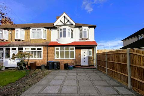 3 bedroom end of terrace house for sale, Monkleigh Road, Morden