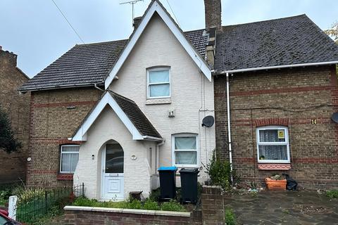 2 bedroom terraced house to rent, Dumpton Park Road, Ramsgate, CT11