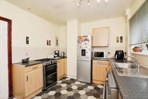 45 Lowedges Drive, Sheffield, S8 7LS