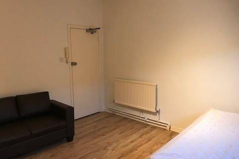 Studio to rent, Princes Avenue, Muswell Hill N10