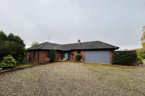 2 bedroom detached bungalow to rent, Lark Rise, Halfpenny Green Vineyard, Bobbington