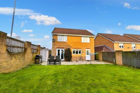 4 bedroom detached house for sale, Dingle Close, Radcliffe, M26