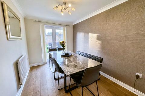 2 Dingle Close, Radcliffe, Manchester, M26 1UN