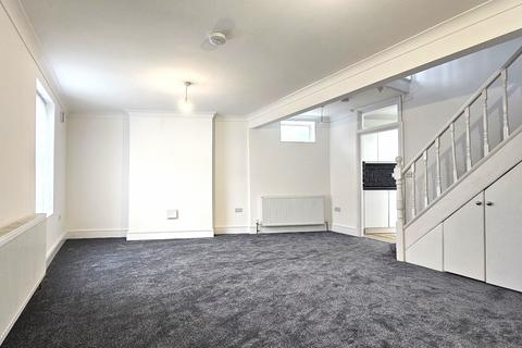 3 bedroom end of terrace house to rent, Croydon CR0