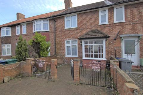 3 bedroom terraced house to rent, Blundell Road, Edgware, HA8