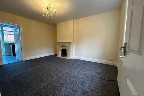 3 bedroom end of terrace house to rent, Central Avenue, Southport