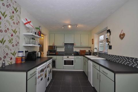 3 bedroom detached house to rent, Orchard Way, Thrapston NN14