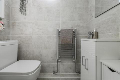 134 Ayelands, New Ash Green, Longfield, DA3 8JU