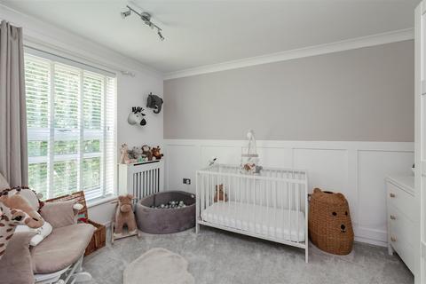 134 Ayelands, New Ash Green, Longfield, DA3 8JU