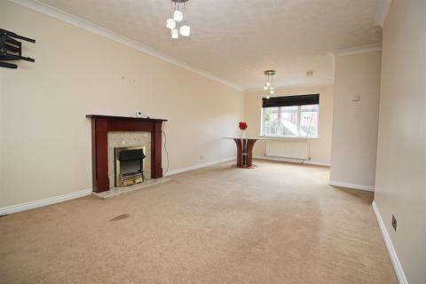 3 bedroom semi-detached house to rent, Habgood Drive, Gilesgate, Durham