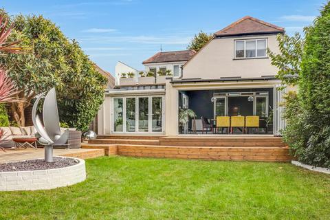 4 bedroom detached house for sale, Parkanaur Avenue, Thorpe Bay SS1