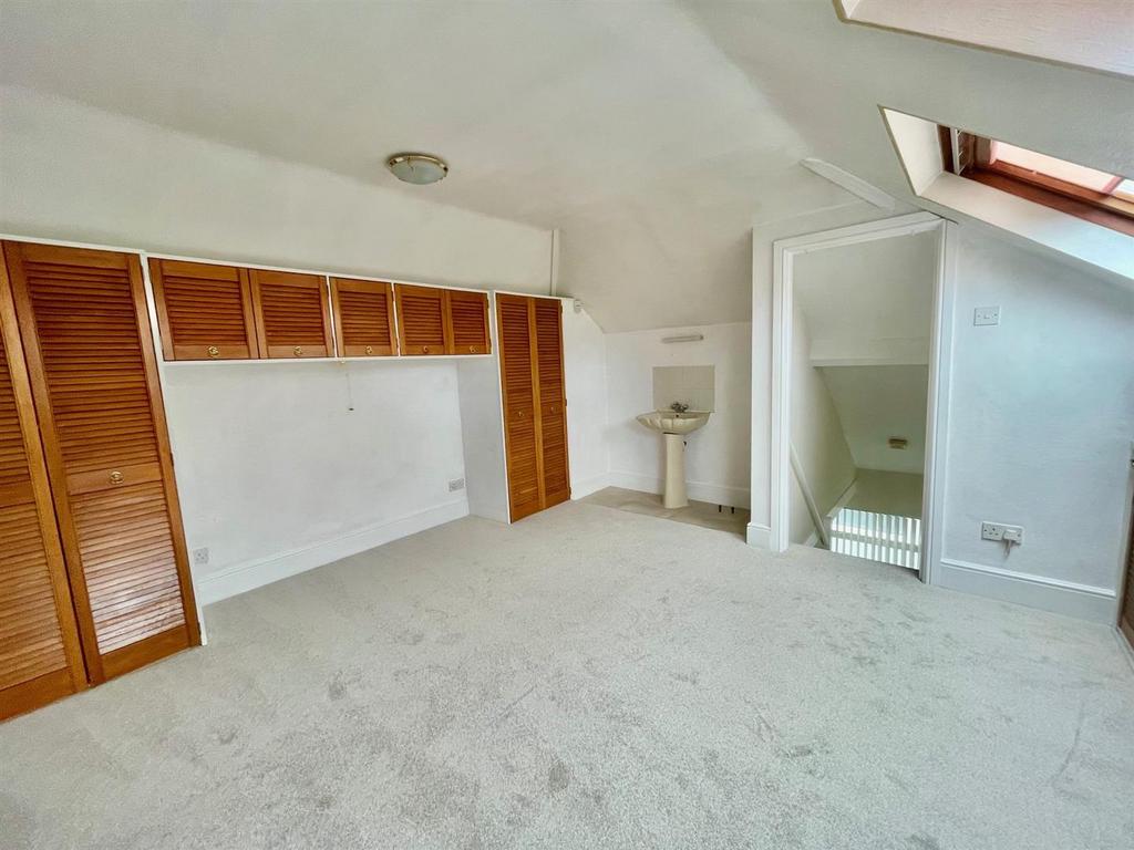 Loft room 1.jpg