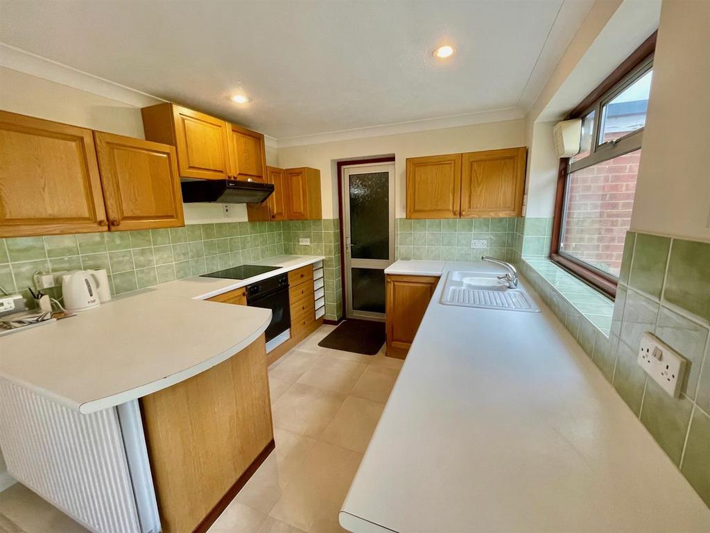 Kitchen 1.jpg