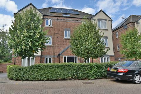 2 bedroom flat for sale, Carpenters Close, Newbury RG14