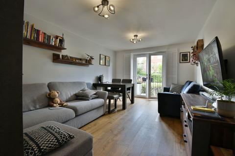 2 bedroom flat for sale, Carpenters Close, Newbury RG14