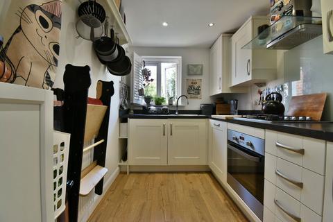 2 bedroom flat for sale, Carpenters Close, Newbury RG14