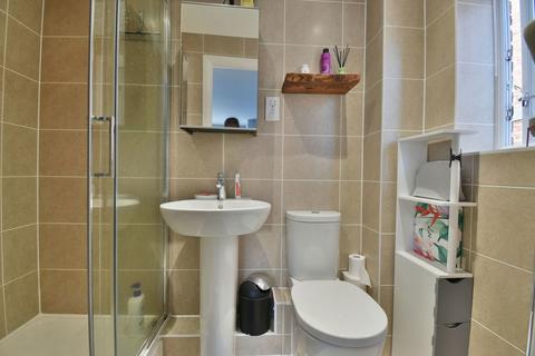 2 bedroom flat for sale, Carpenters Close, Newbury RG14