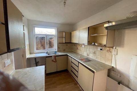 undefined, Thackeray Road, Bradford BD10