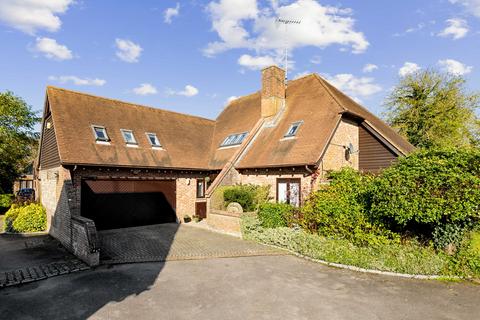 2 Badgers Bridge, Etchinghill, Folkestone, CT18 8NR