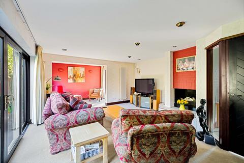 2 Badgers Bridge, Etchinghill, Folkestone, CT18 8NR