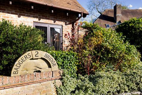 2 Badgers Bridge, Etchinghill, Folkestone, CT18 8NR