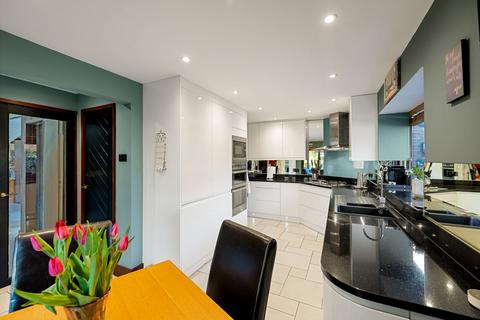 2 Badgers Bridge, Etchinghill, Folkestone, CT18 8NR