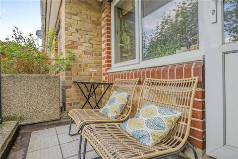 33 Bath Close, London, SE15 2JP