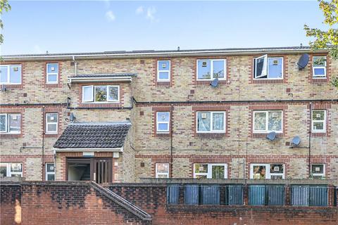 33 Bath Close, London, SE15 2JP