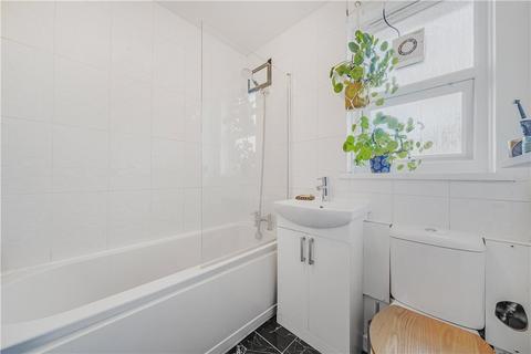33 Bath Close, London, SE15 2JP