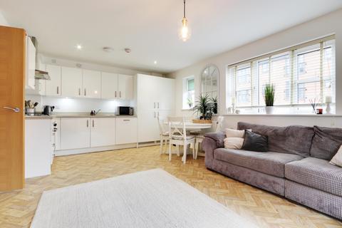 1 bedroom flat to rent, 1 Whitebeam House Carter Court, Hook