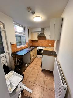 2 bedroom terraced house to rent, Kirby Road, Birmingham B18