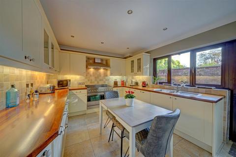 4 bedroom semi-detached house for sale, Ombersley, Droitwich WR9