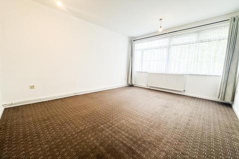 2 bedroom maisonette to rent, Woburn Court