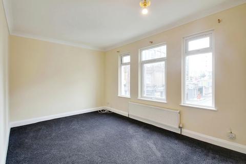 3 bedroom apartment to rent, Clayton Road, Hayes UB3