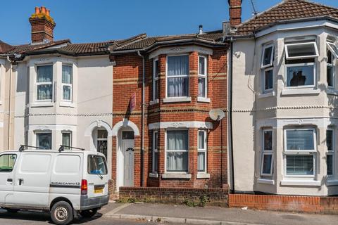 4 bedroom terraced house to rent, Livingstone Road, Southampton