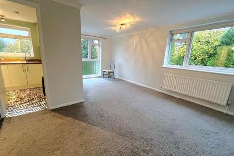 3 bedroom flat to rent, Manville Court, Shalford GU4