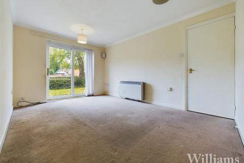 2 bedroom flat for sale, Plested Court, Aylesbury HP22